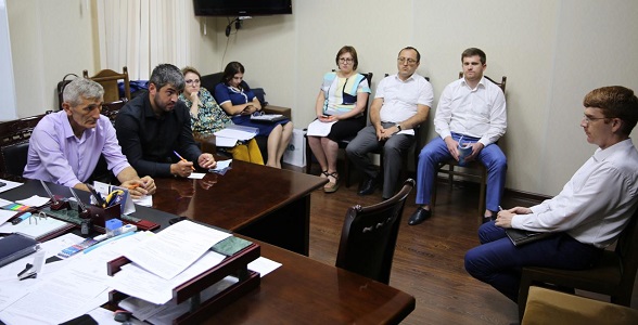 Проблемы взаимодействия Цунтинского района и Минобрнауки РД обсудили на рабочей встрече