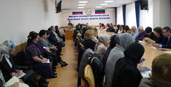 Республиканский семинар для педагогических работников СПО прошел в ДИРО