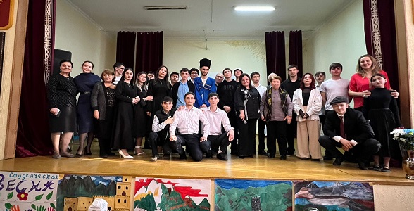 Мероприятие, приуроченное к 100-летию со дня рождения Расула Гамзатова, прошло в Автомобильно-дорожном колледже