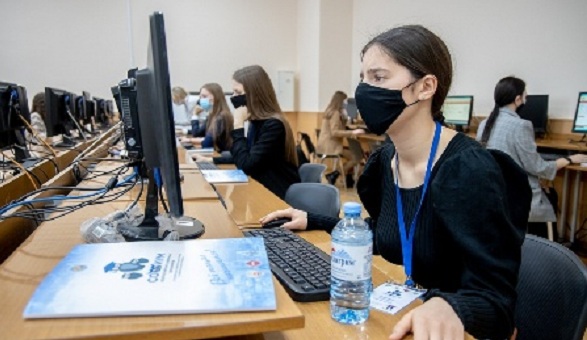 Одиннадцатиклассница из Дагестана стала финалисткой заключительного этапа Всероссийской олимпиады «Софиум»