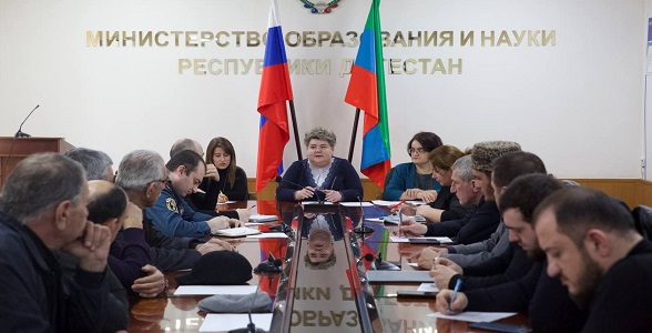 Вопросы организации летней оздоровительной кампании-2022 обсудили в Минобрнауки РД
