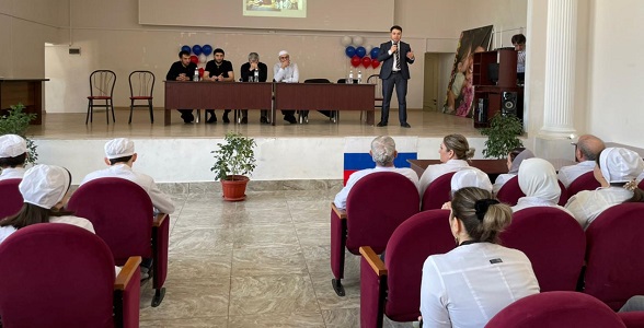 Способы противодействия терроризму обсудили Буйнакском медучилище