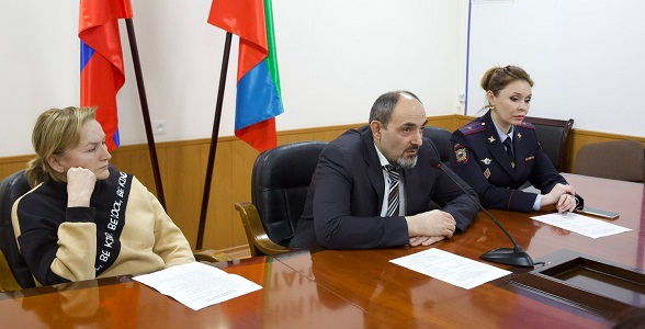 Республиканское родительское собрание прошло в Минобрнауки РД