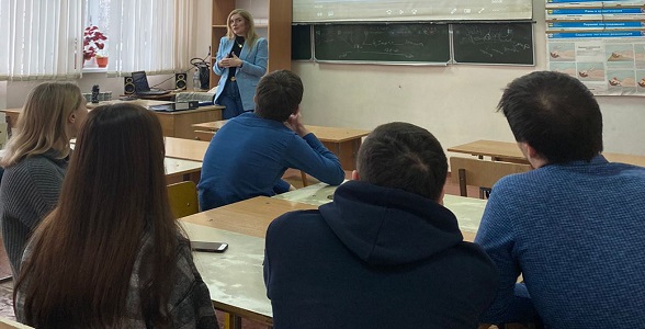 Круглый стол на тему: «Профилактика правонарушений в молодежной среде» прошел в Автомобильно-дорожном колледже