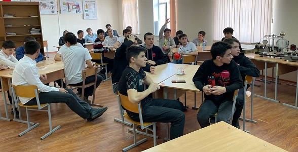 Брейн-ринг по физике прошел среди первокурсников Автомобильно-дорожного колледжа