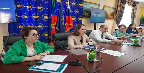 Министр образования и науки РД Яхья Бучаев принял участие в стратегической сессии в ДГУНХ