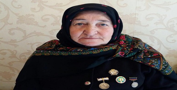 Героиня рубрики #ЗаслуженныеУчителяРД - Казбат Гамзалова, учитель русского языка и литературы Кегерской СОШ Гунибского района