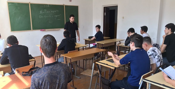 Кураторские часы прошли в Автомобильно-дорожном колледже