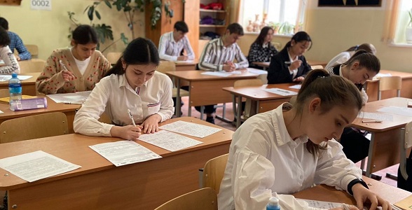 Девятиклассники сдали ОГЭ по математике