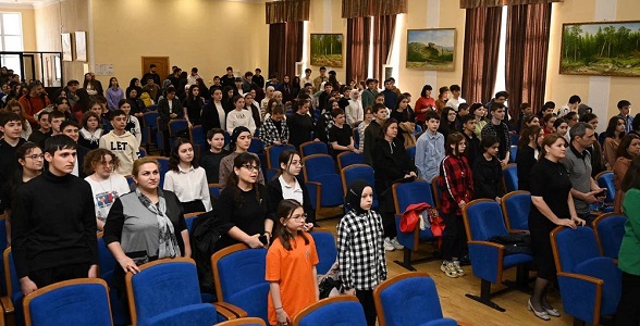 Профильные образовательные смены открыли в Дагестане