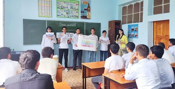 Цикл классных часов «В единстве наша сила!» прошёл в Железнодорожном колледже