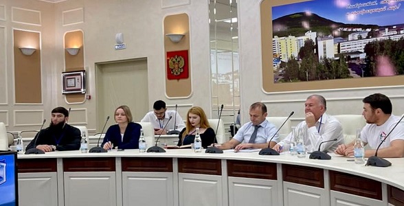 Сохранение духовно-нравственных ценностей традиционных религий обсудили на молодёжном форуме в Пятигорске