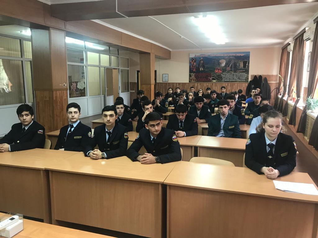 Виды наркотиков и пути избавления от наркозависимости обсудили в Колледже экономики и права Дербента