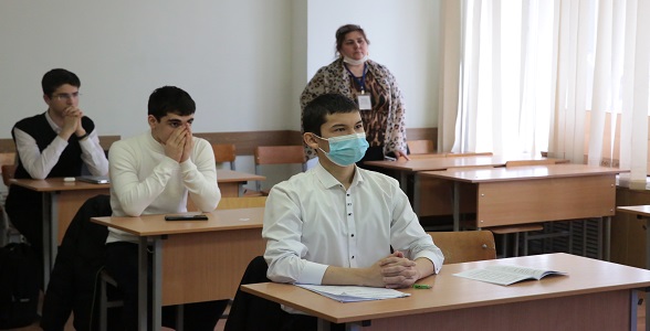 Республиканская научная конференция молодых исследователей «Шаг в будущее» состоялась в ДИРО