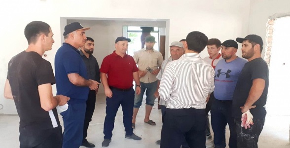 Делегация Минобрнауки РД проинспектировала ход капитального ремонта в школах Гумбета