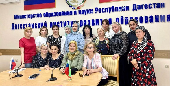 Профилактику суицидальных тенденций в образовательных организациях обсудили в ДИРО