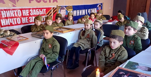 Дагестанские школьники почтили память неизвестного солдата