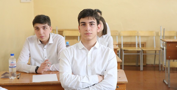 Девятиклассники сдали ОГЭ по четырём предметам