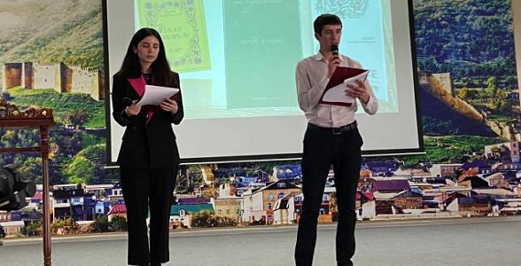 Студенты ДППК организовали творческий вечер поэта Айдына Ханмагомедова