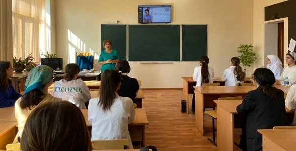 «Разговор о важном» прошел в Дербентском профессионально-педагогическом колледже