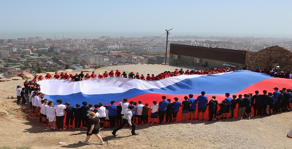 Соревнования по горному бегу, приуроченные ко Дню Государственного флага, прошли в Дагестане