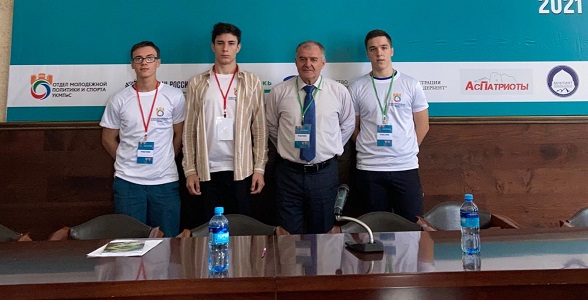 В Дербенте прошел молодежный форум «Дербент 2021»