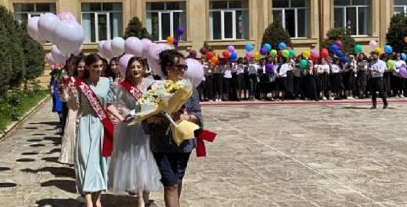 «Последний звонок» прошел Дербентском профессионально-педагогическом колледже