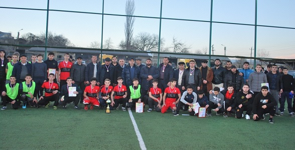 Муниципальный чемпионат школьной лиги по футболу провели в Сулейман-Стальском районе