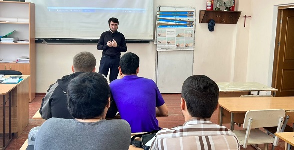 Гибридные конфликты обсудили в Автомобильно-дорожном колледже