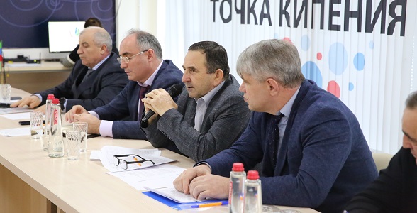 Систему стимулирования и материальной поддержки педработников обсудили в Дагестан