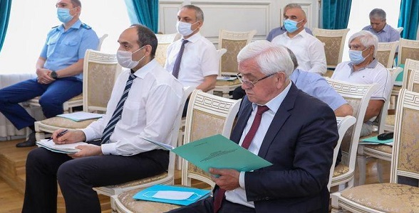 Готовность школ к новому учебному году обсудили под руководством Сергея Меликова