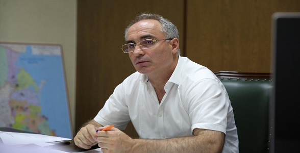 Первый заместитель министра образования и науки РД Магомед Абидов провёл рабочую встречу с представителями Хунзахского района