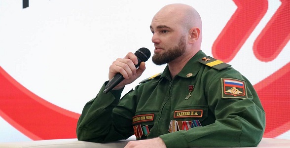 Студенты Автомобильно-дорожного колледжа встретились с военнослужащим в рамках проекта «Диалоги с Героями»