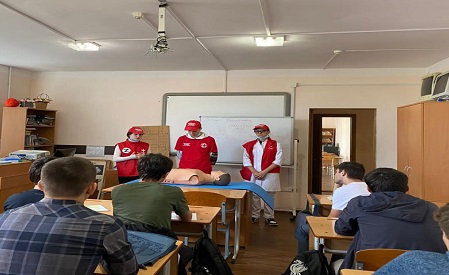 Мастер-класс по оказанию первой медицинской помощи прошел в Колледже архитектуры и строительства