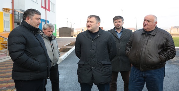 Врио заместителя Председателя правительства РД Мурад Казиев проверил ход строительства объектов образования