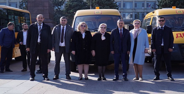 116 школьных автобусов получили образовательные организации республики