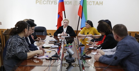 Работу по снижению бюрократической нагрузки обсудили в Дагестане