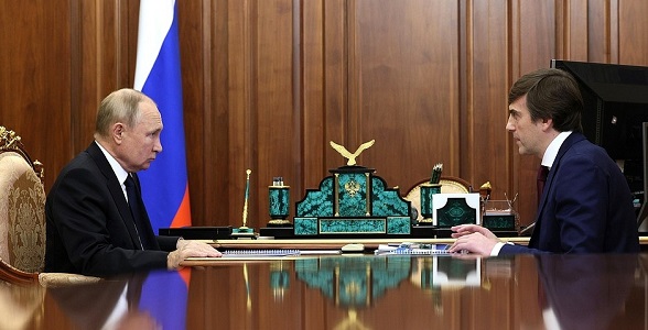 Министр просвещения доложил Президенту России о строительстве и ремонте школ и детских садов