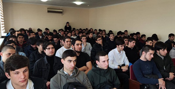 Встреча студентов с героем СВО прошла в Железнодорожном колледже