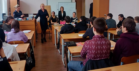 Правовой урок провели для студентов колледжа архитектуры и строительства