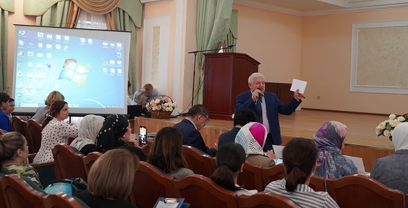 Лучшего учителя-дефектолога определили в Дагестане