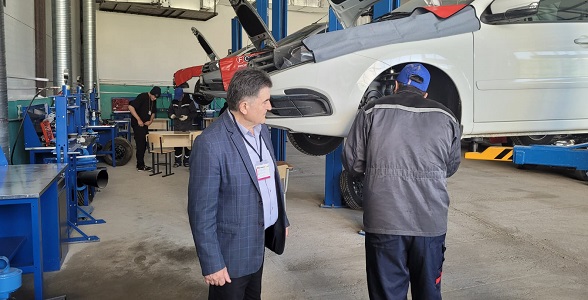 Демонстрационные экзамены начались в Автомобильно-дорожном колледже