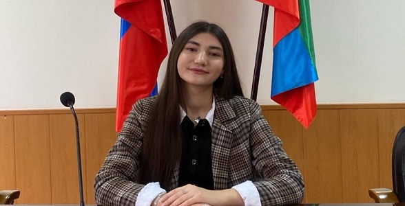 Школьница из Дагестана примет участие в путешествии к Северному полюсу