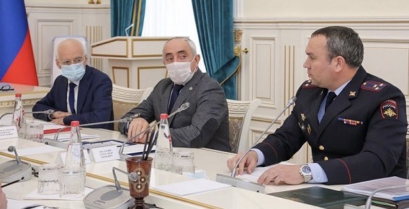 Вопрос организации перевозки детей обсудили на заседании Правительственной комиссии РД по обеспечению безопасности дорожного движения