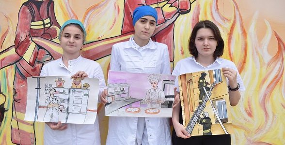 Студентки Индустриально-промышленного колледжа приняли участие во флешмобе