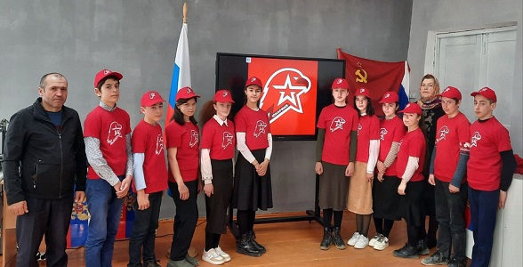 Школьники Дахадаевского района пополнили ряды юнармейцев