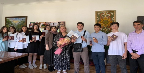 Торжественная церемония вручения аттестатов состоялось в ЦОД