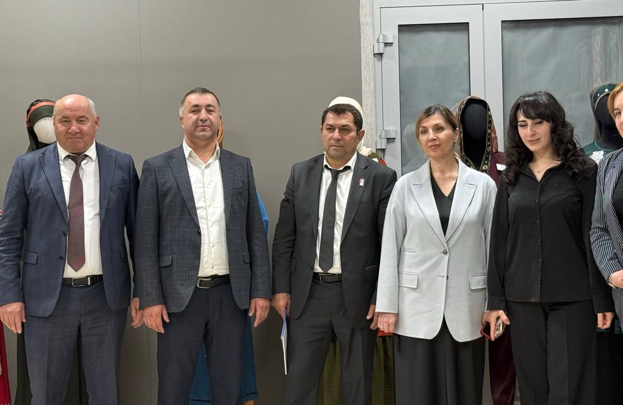 В Доме дружбы открылась выставка «Мир студенческого искусства»