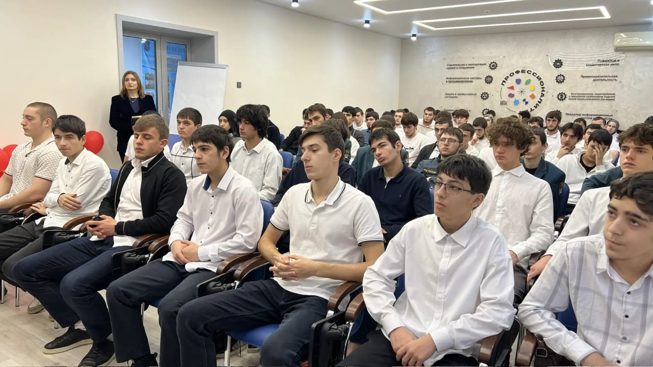 В образовательных организациях Республики Дагестан реализуется план военно-профессиональной ориентации