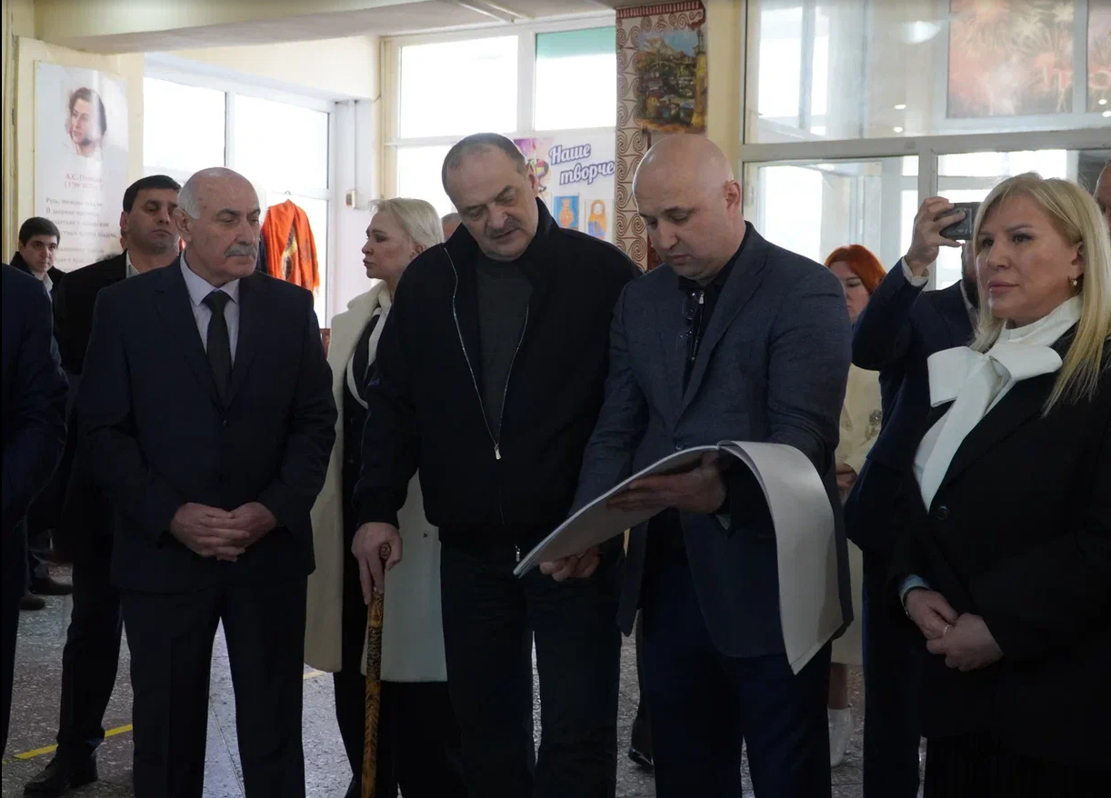 Меликову представили проект ремонта гимназии № 1